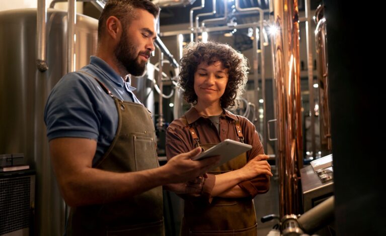 Our AI solutions empower manufacturing and logistics companies by automating order tracking, supplier coordination, and employee support while improving transparency, efficiency, and collaboration.